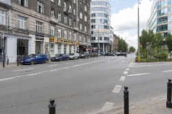 Krucza przyjazna dla pieszych - szerszy chodnik
