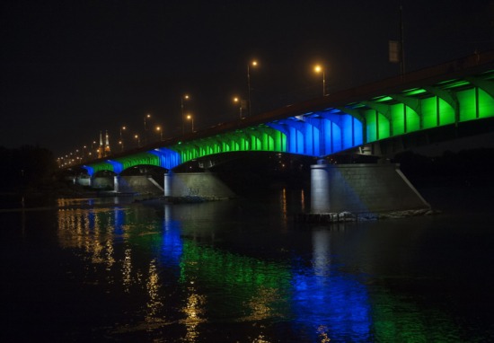 Iluminacja na moście Śląsko-Dąbrowskim.
