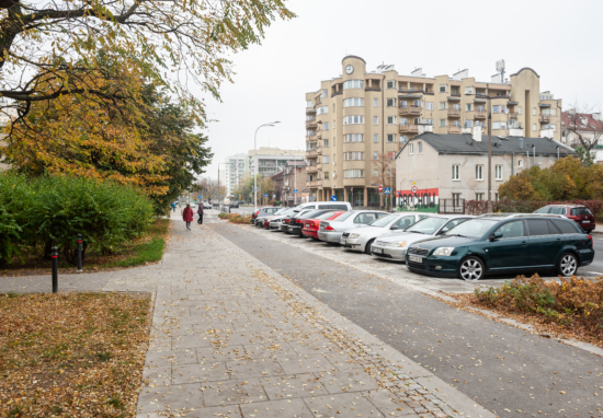 Nowe miejsca parkingowe na ul. Łukowskiej.