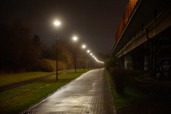 Ciemność widzę, ciemność! Oświetlenie dróg rowerowych pod wiaduktem Siekierkowskim i wzdłuż odcinka Trasy Siekierkowskiej