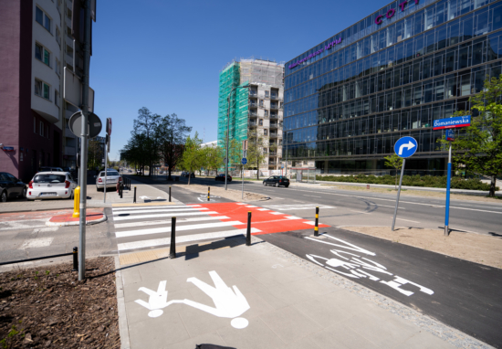 Droga dla rowerów na ulicy Domaniewskiej.