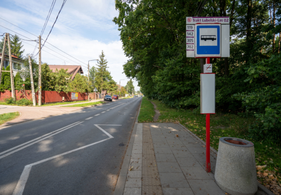 Przystanek autobusowy, ul. Trakt Lubelski.