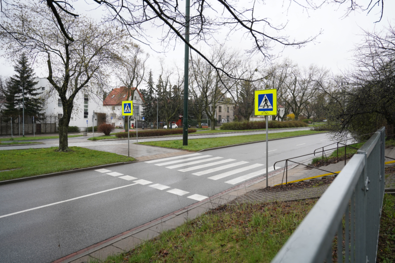    Przejście dla pieszych przez ul. Z. Krasińskiego przy ul. Wybrzeże Gdyńskie - zdjęcie sprzed rozpoczęcia robót