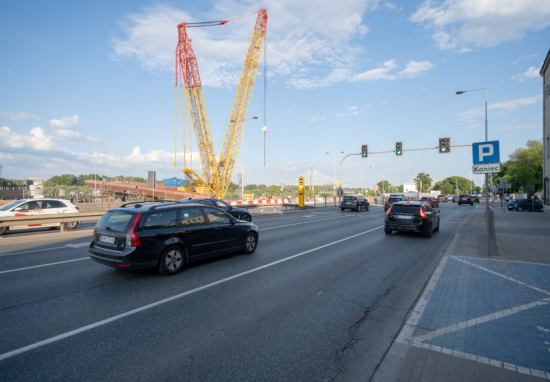 Ulica Karowa przed utworzeniem nowego przejścia dla pieszych