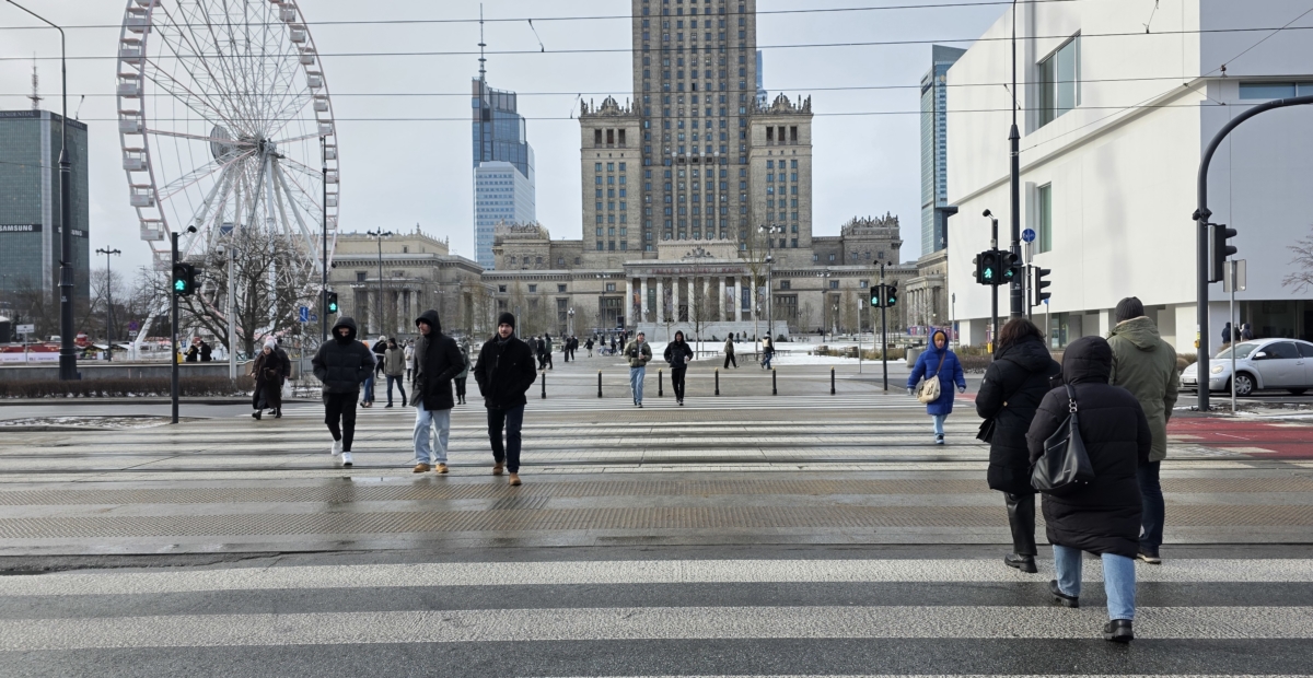 Policzyliśmy, jak tłumnie piesi korzystają z nowego przejścia przy ul. Złotej