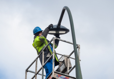 Konserwacja oświetlenia ulicznego na terenie Warszawy