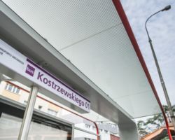 Nowa wiata przystanku autobusowego "Kostrzewskiego".