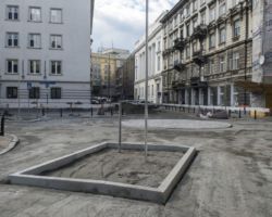 Teren budowy ronda u zbiegu ulic Mokotowskiej i Koszykowej.