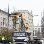 Montaż latarni oświetleniowych na Smoczej.