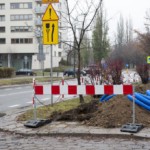 Budowa świateł na skrzyżowaniu Pawińskiego i Korotyńskiego.