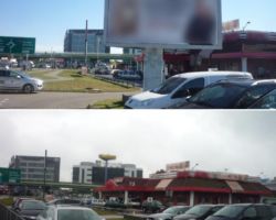 Parking samochodowy przed i po usunięciu billboardu.