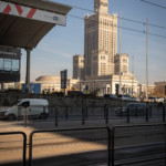 Naziemne dojście na przystanek tramwajowy przy Dworcu Centralnym w stronę Pragi.