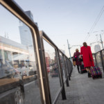 Naziemne dojście na przystanek tramwajowy przy Dworcu Centralnym w stronę Pragi.