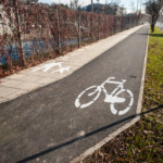 Nowy chodnik oraz droga dla rowerów pojawiły się wzdłuż ulic Szpotańskiego i Wydawniczej.