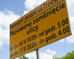 Remont nawierzchni ulicy Trockiej.