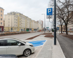 Miejsca parkingowe przy ul. Górczewskiej.