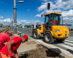 Budowa sygnalizacji świetlnej na skrzyżowaniu al. Krakowskiej i ul. Lipowczanej.