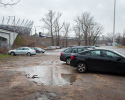 Tak teraz wygląda skrzyżowanie przy przystanku PKP Warszawa Stadion u zbiegu ulic Sokolej i Ryszarda Siwca.