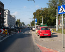 Prace przy modernizacji przejść dla pieszych przy ul. Obozowej.