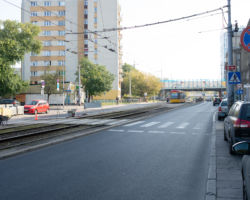 Prace przy modernizacji przejść dla pieszych przy ul. Obozowej.