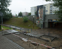 Remont schodów przy wyjściu ze stacji metra Stokłosy.