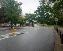 Nowe przejście dla pieszych przy skrzyżowaniu ulic Myśliwieckiej i Hoene-Wrońskiego.