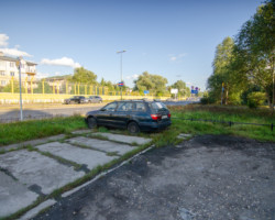 Parking przy ul. Rosoła przed remontem.