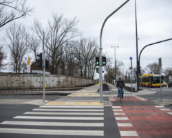 Przejście dla pieszych i przejazd dla rowerów.