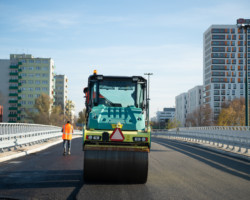 Modernizacja wiaduktu wzdłuż ul. Ostrobramskiej nad al. Stanów Zjednoczonych.