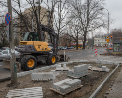 Ul. Międzynarodowa w trakcie rozbrukowania.