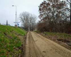 Budowa ciągu pieszo-rowerowego po południowej stronie Doliny Służewieckiej, między ul. Puławską a Parkiem Kozłowskiego.