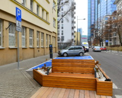 Parklet przed siedzibą ZDM.