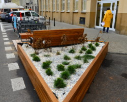 Parklet przed siedzibą ZDM.