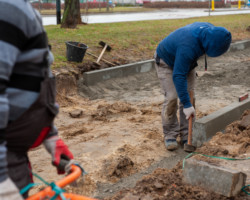 Budowa drogi dla rowerów przy ulicy Wrocławskiej.