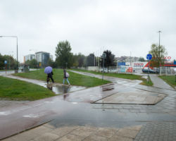 Droga dla rowerów przy ul. Wąwozowej przed modernizacją.