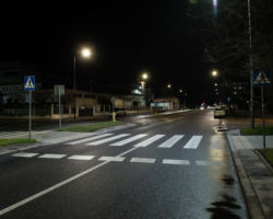 Oświetlona ulica Lubelska.