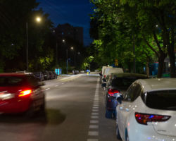 Ulica Przy Agorze z nowymi oprawami oświetleniowymi.