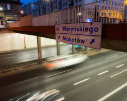 Wymienione oświetlenie w tunelu Trasy Łazienkowskiej.