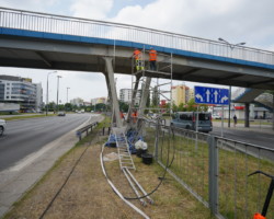 Renowacja kładki dla pieszych nad ul. Ostrobramską przy ul. Poligonowej.