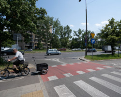 Skrzyżowanie ulic Sikorskiego i Jeżyny.