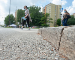 Na Mokotowie będziemy pracować m.in. na skrzyżowaniu ulic Jana III Sobieskiego i Św. Bonifacego. Tam dokonamy m.in. regulacji krawężnika w kilku miejscach.