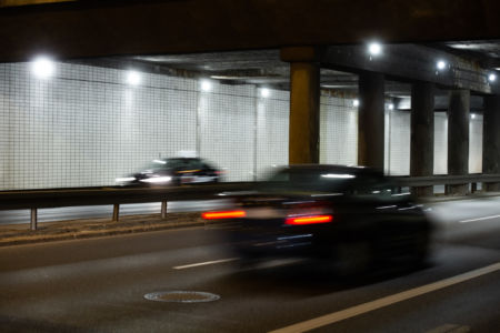 Zmodernizowane oświetlenie w tunelu Trasy Łazienkowskiej przy GUS-ie.