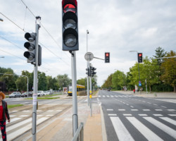 Nowa sygnalizacja świetlna na skrzyżowaniu ul. Wołoskiej i Dąbrowskiego.