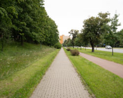 Na ul. Racławickiej między ulicami Żwirki i Wigury a Miłobędzką wyremontujemy chodnik i drogę dla rowerów.