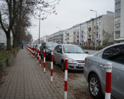 Parkowanie na ulicy Słowackiego przed zmianami.