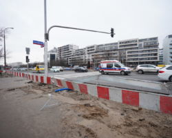 Trwa wymiana sygnalizacji świetlnej na skrzyżowaniu alei Sikorskiego z ulicą Czarnomorską.
