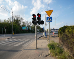 Skrzyżowanie Alei Jerozolimskich z ul. Ryżową.