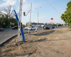 Skrzyżowanie Alei Jerozolimskich z ul. Ryżową.