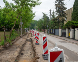 Budowa chodnika, ul. Skrzyneckiego.