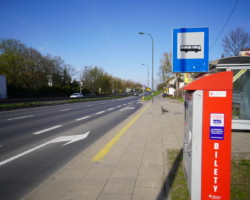 Północna jezdnia ul. Trakt Brzeski przy skrzyżowaniu z ul. 1 Praskiego Pułku.